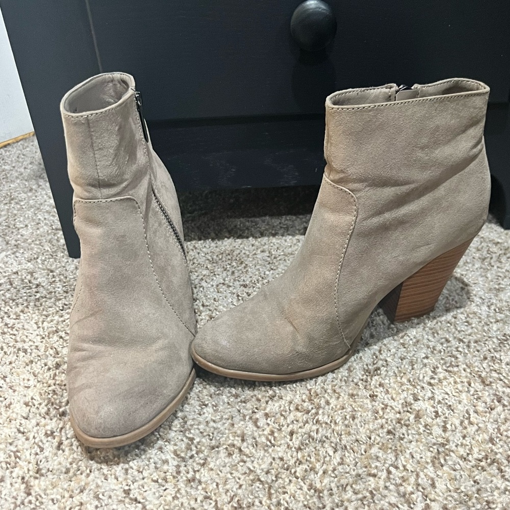 Just Fab Gray Suede Booties - size 9